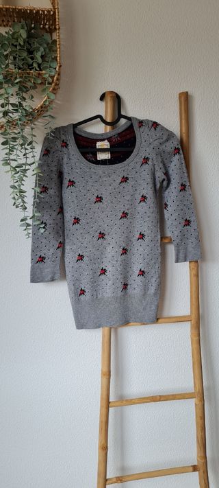 Jersey con mangas abullonadas 3/4 y botones en la 