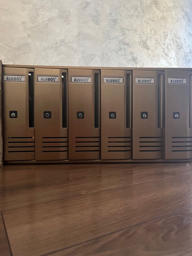 Cassetta postale 6 famiglie- ultima ultima