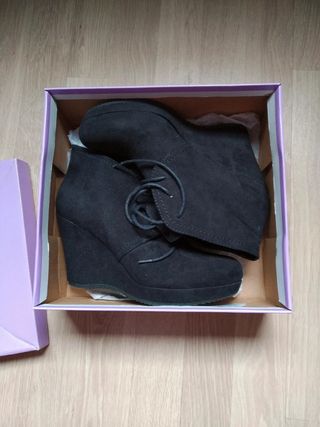 OFERTA! Botines plataforma serraje 38