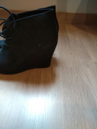 OFERTA! Botines plataforma serraje 38