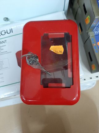 Caja para llave de socorro