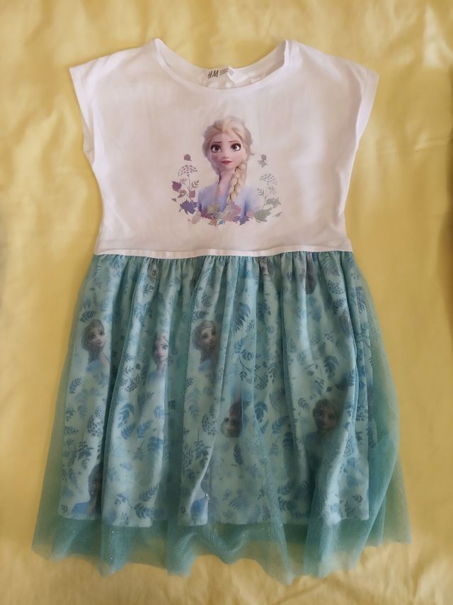 Lote de 3 vestidos talla de 4 a 5 años.