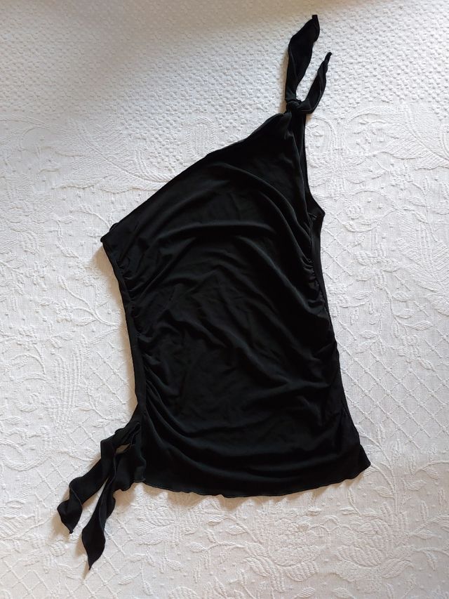 Top negro de un hombro MANGO