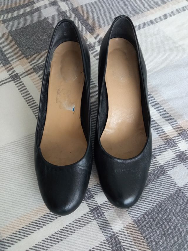 Zapato negro piel
