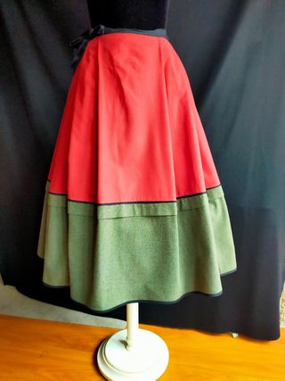 falda y delantal de baserritarra. 14