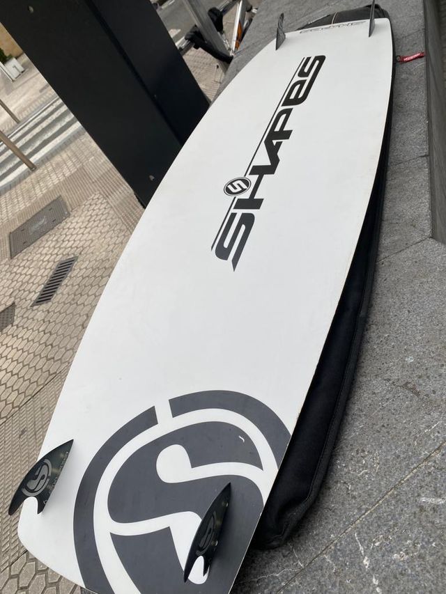 Tabla de KiteSurf Shape 130 X 42 cm Carbon Edition