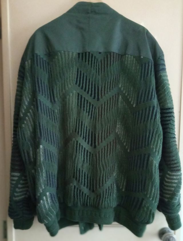 Blusão em pele verde 4XB