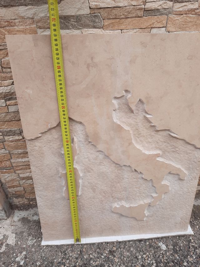 Cartina D'italia in pietra