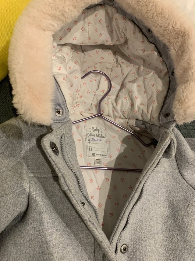 Parka gris niña con capucha talla 2 años