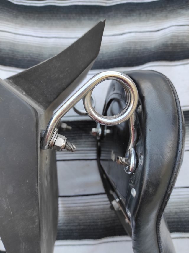 sella monoposto a molle per Harley Davidson