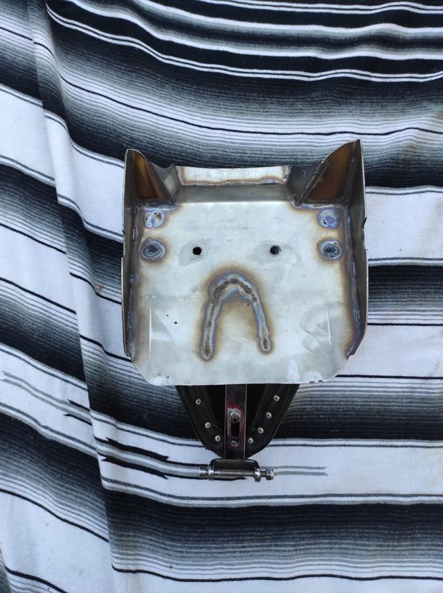 sella monoposto a molle per Harley Davidson