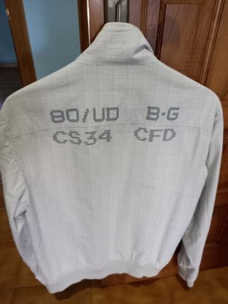 Chaqueta Bershka hombre talla L
