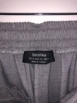 Pantalón gris vestir Bershka 