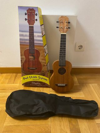 PACK UKELELE DAYTONA SOPRANO EXOTIC CAOBA