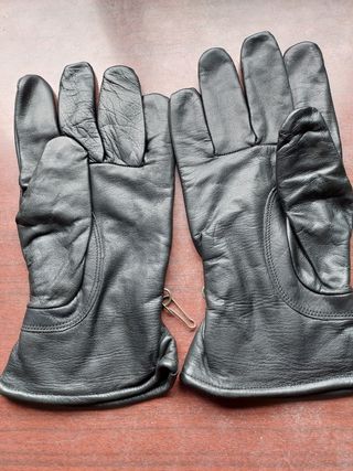 Guantes en piel
