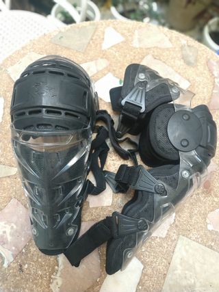 Rodilleras articuladas ACERBIS