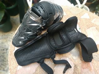 Rodilleras articuladas ACERBIS