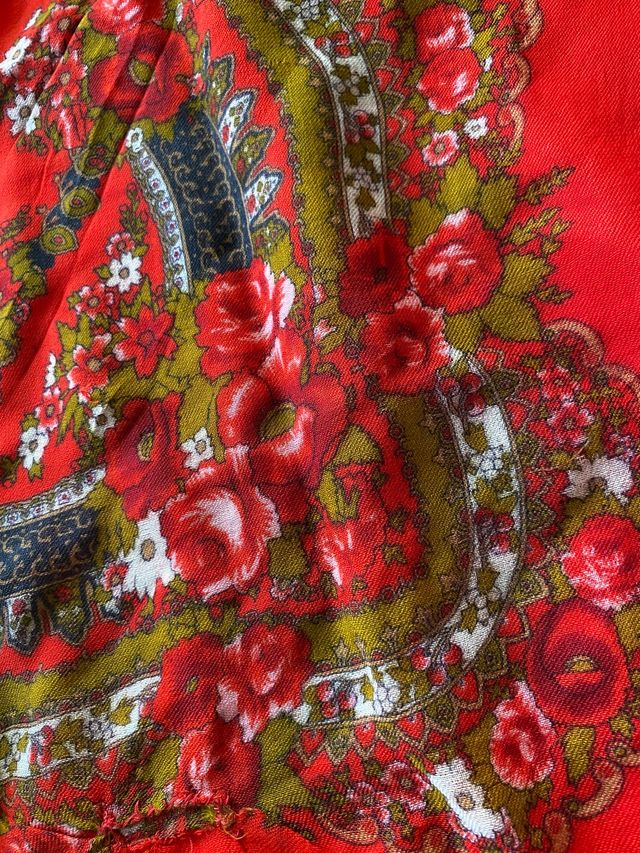 Manteleta a tipo pañuelo para baile regional