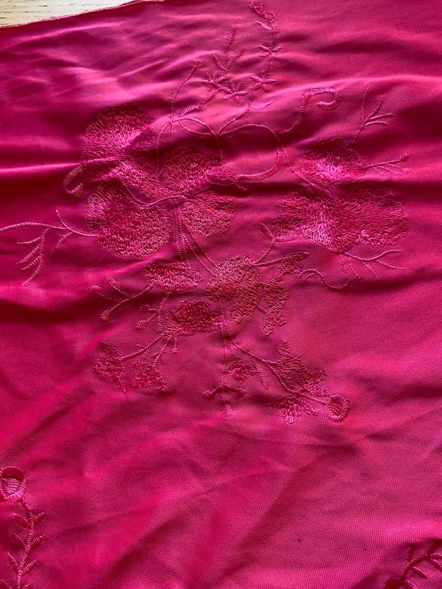 Manteleta a tipo pañuelo para baile regional