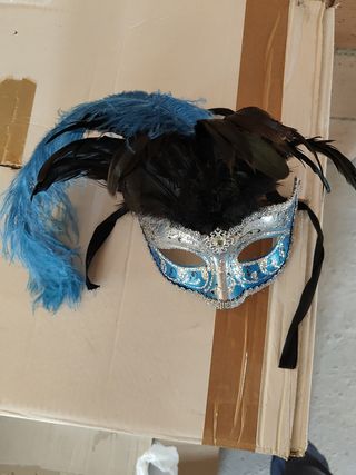 Maschera con piume 