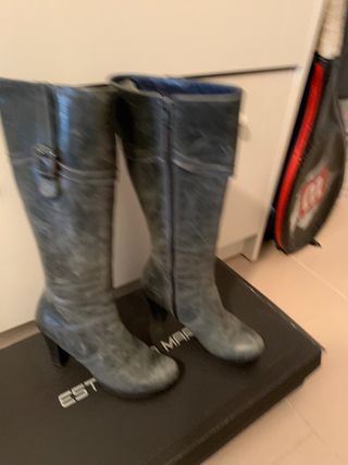 Botas altas grises