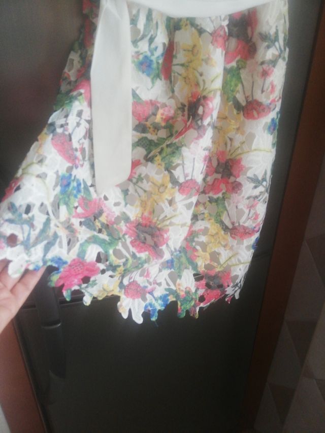 vestido con su etiqueta. El corte inglés 60e.