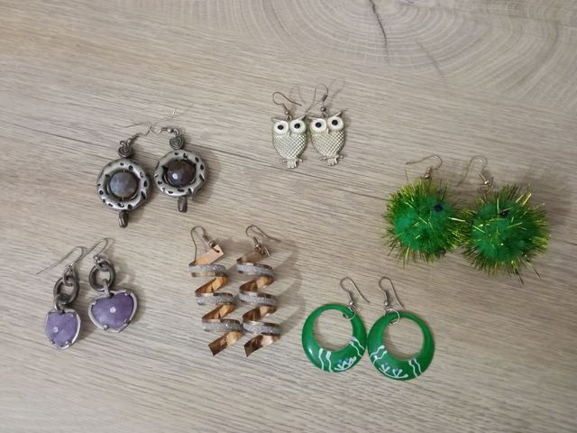 Orecchini di bigiotteria