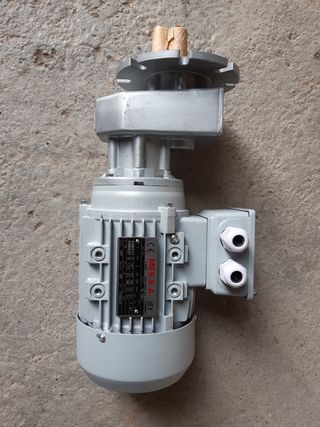 Motor 1cv trif amb reductor