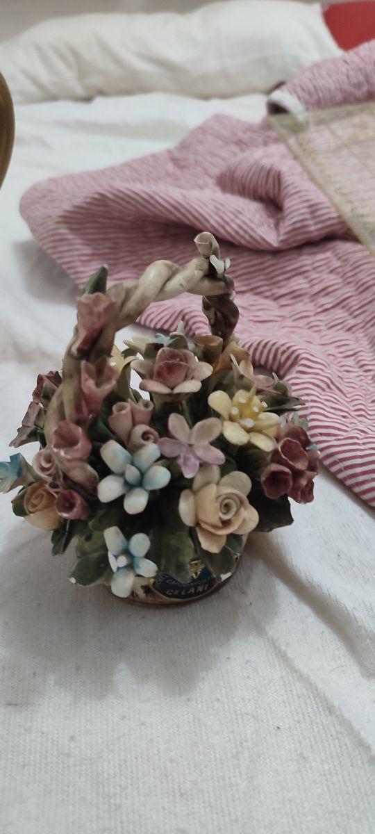 cesta flores capodimonte vintage