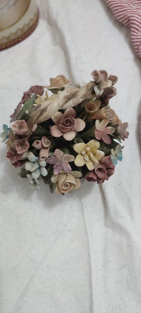 cesta flores capodimonte vintage