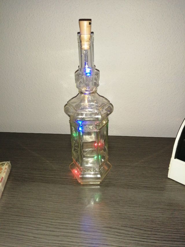 Botella cristal labrada y con luz led