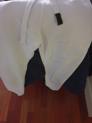Pantalon jogger blanco invierno.