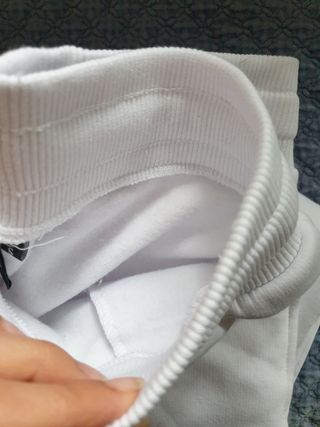 Pantalon jogger blanco invierno.