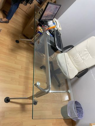 Mesa de cristal para despacho