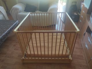 Cuna o parque infantil de madera