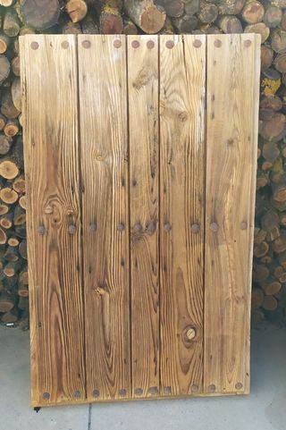  Vende  puertas de clavo antigua y porton madera