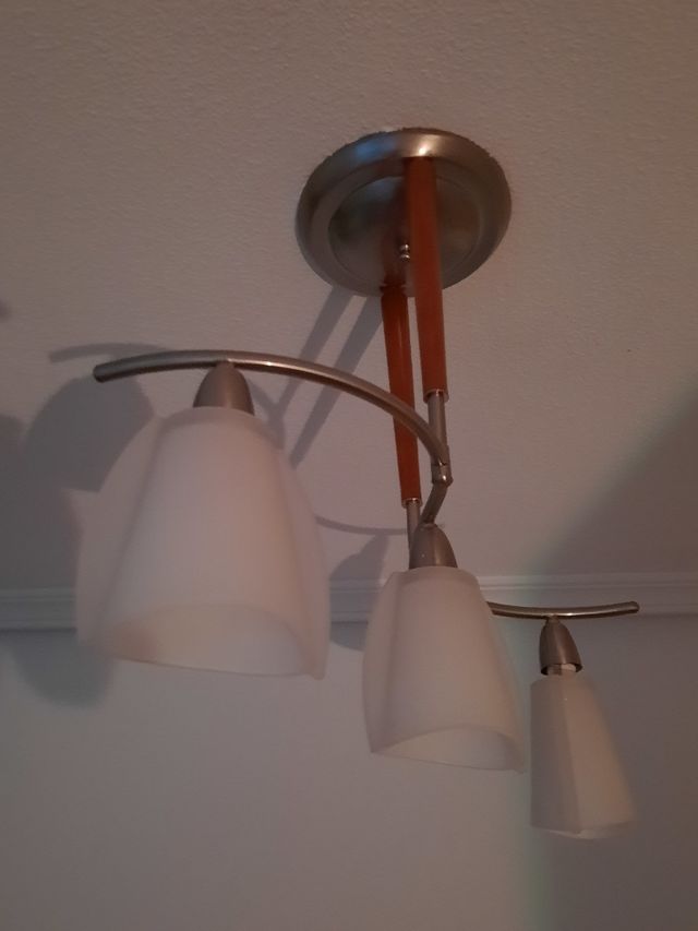 lampara de techo acero y madera