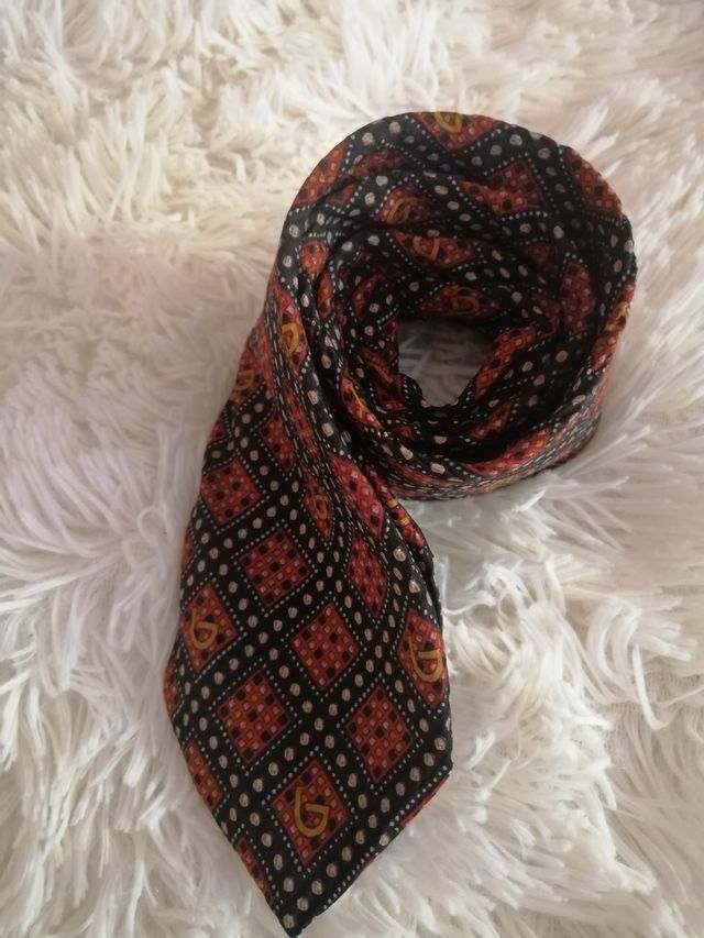 Cravatta con motivi geometrici firmata "Byblos"