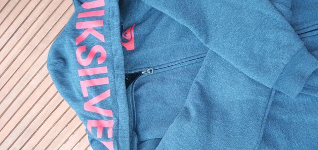 Chaqueta con capucha y forrada. Talla 16