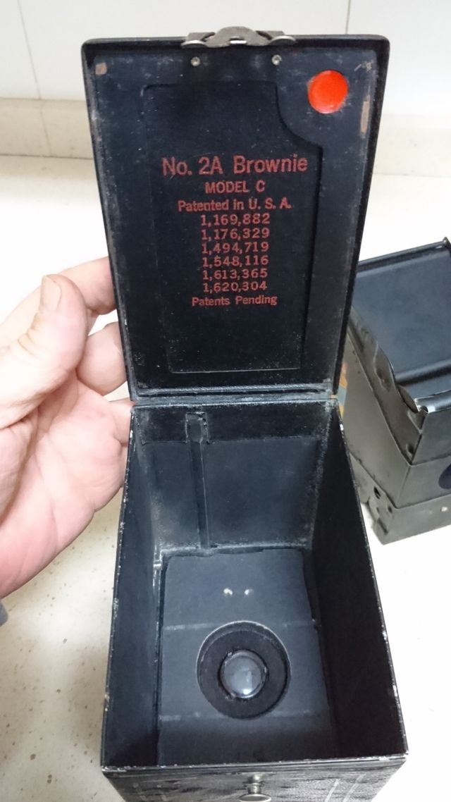 CAMARA FOTOS ANTIGUA DE CAJON EASTMAN 2A BROWNIE