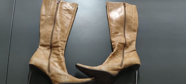 Botas altas marrones talla 40