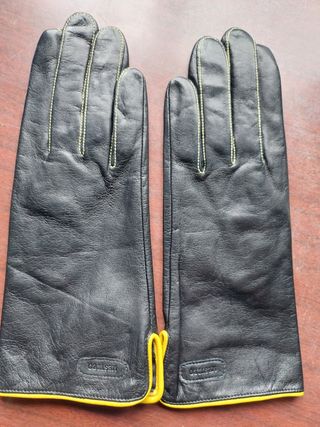 Guantes en piel para motos.