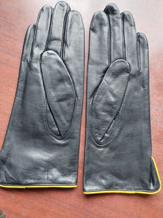Guantes en piel para motos.