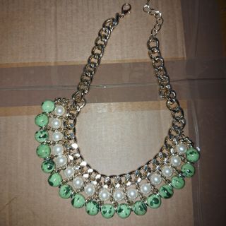Precioso collar de bolas 