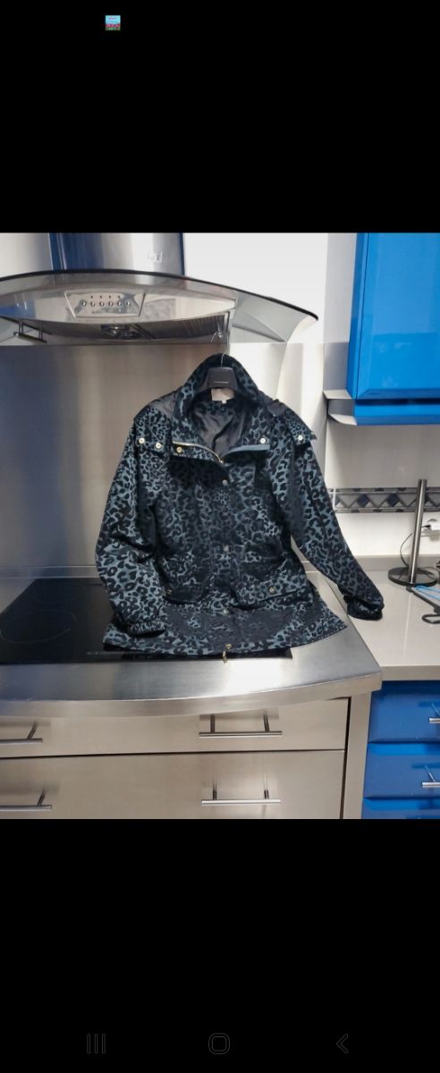 bonita anoraks mujer talla L de Yera