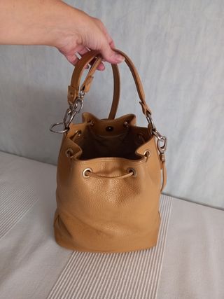 Bolso de piel de Ubrique.