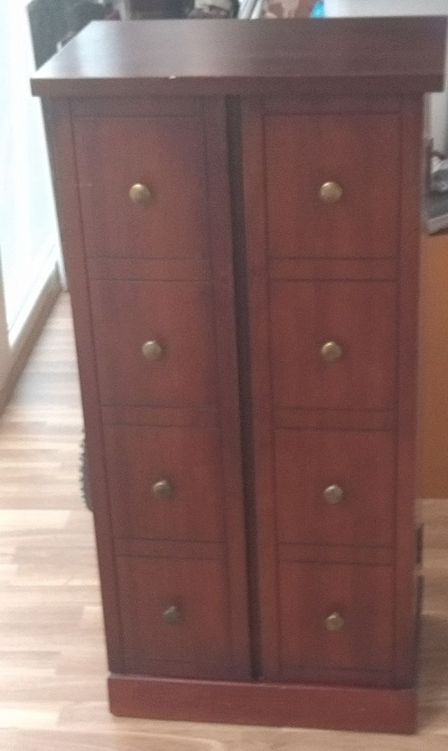 PORTA CDS Y DVDS  MUEBLE- ARMARIO