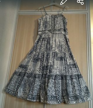  Vestido con estampado en Av América 