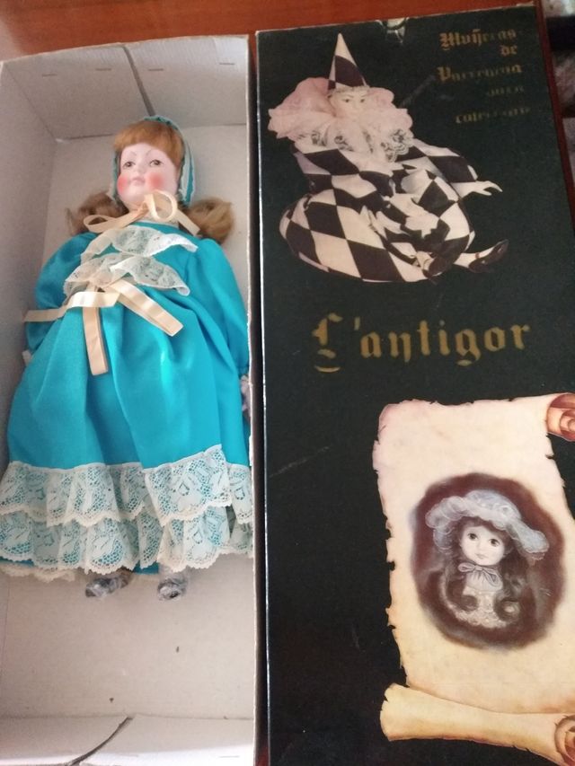 Muñeca porcelana nueva marca L'Antigor.