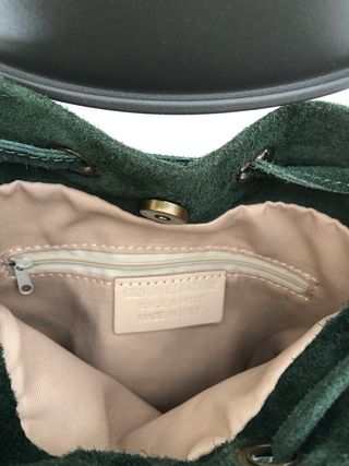 Bolso con flecos verde de ante. Cuero auténtico.